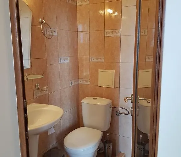 Markovi Πανσιόν Aheloy